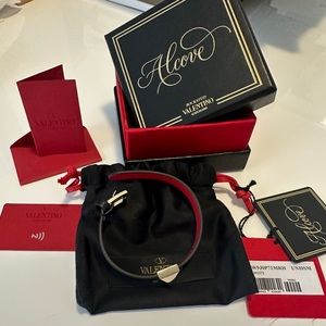 BRAND NEW / AUTHENTIC - Alcove Valentino Bracelet- Black leather single stud.
